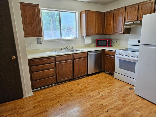 Building Photo - 51-53 W 1100 S