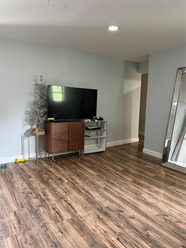 Building Photo - 213 NY-82