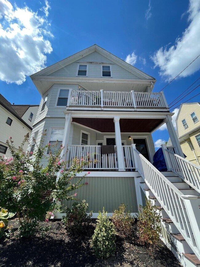 Building Photo - 32 Pearson Rd