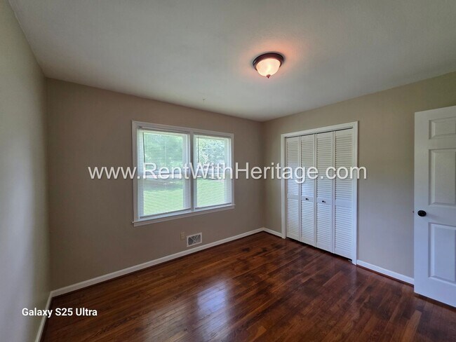 Building Photo - WOW!!! GORGEOUS RANCH WITH MANY UPGRADES / GREAT LOCATION/ PRIVATE YARD