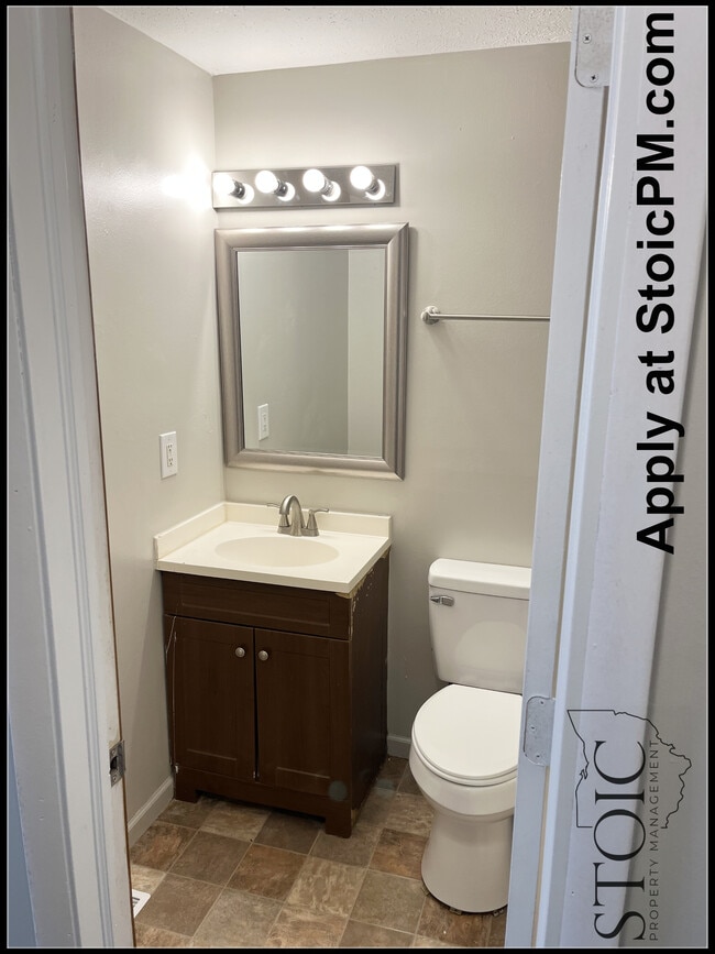 Building Photo - 5270 Carbondale Dr