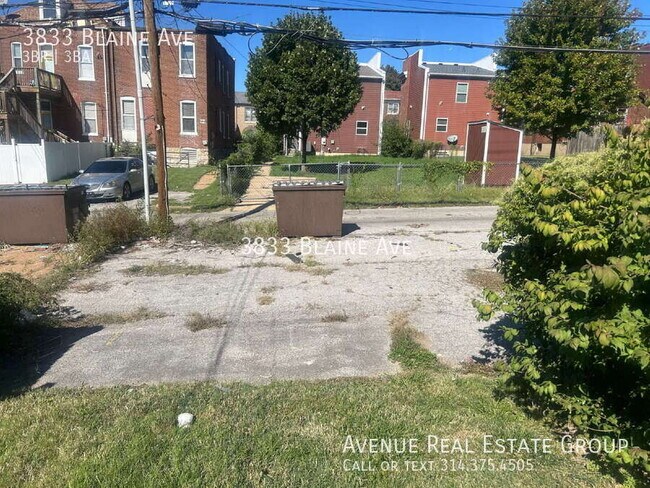 Building Photo - 3833 Blaine Ave