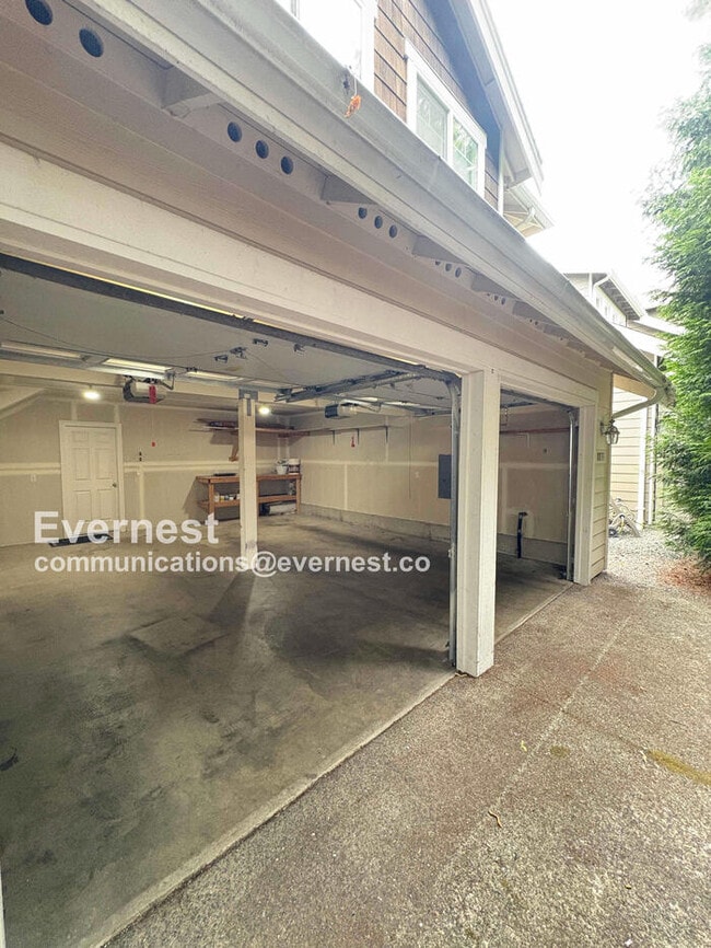 Building Photo - 8833 NE 178th St