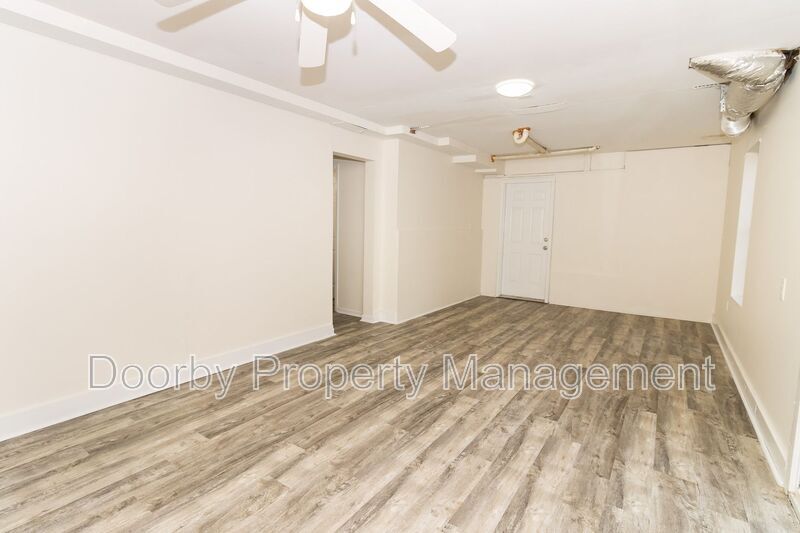 Building Photo - 1004 Roselawn Dr