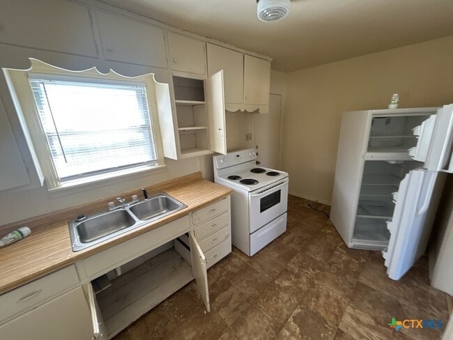 Building Photo - 1206 Culp Ave