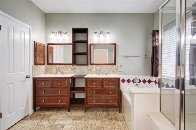 Building Photo - 1801 Hickory Ridge Cove