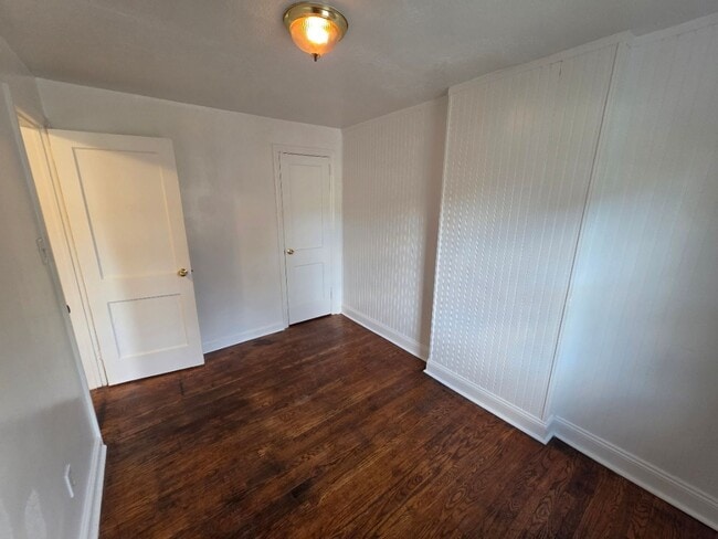 Building Photo - 4 S Cannon Dr