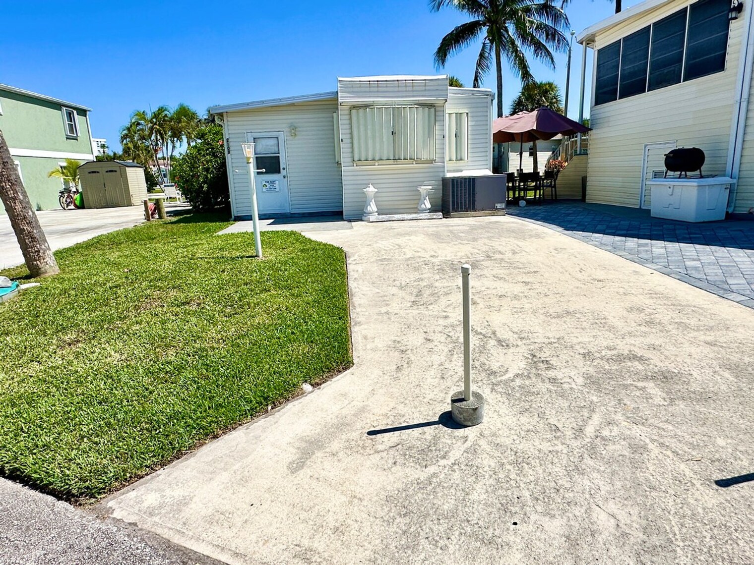 Building Photo - 2085 Nettles Blvd