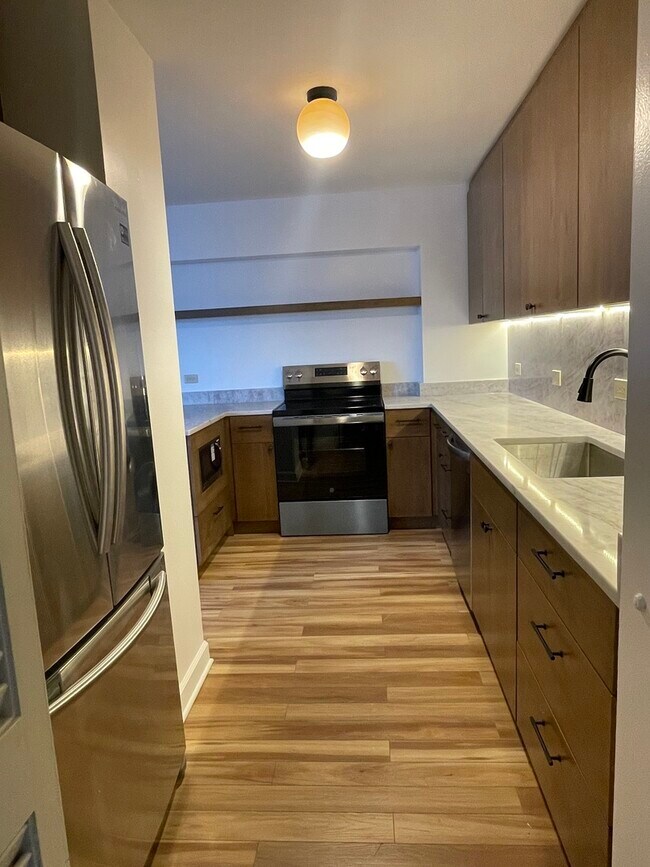 Building Photo - 4250 N Marine Dr