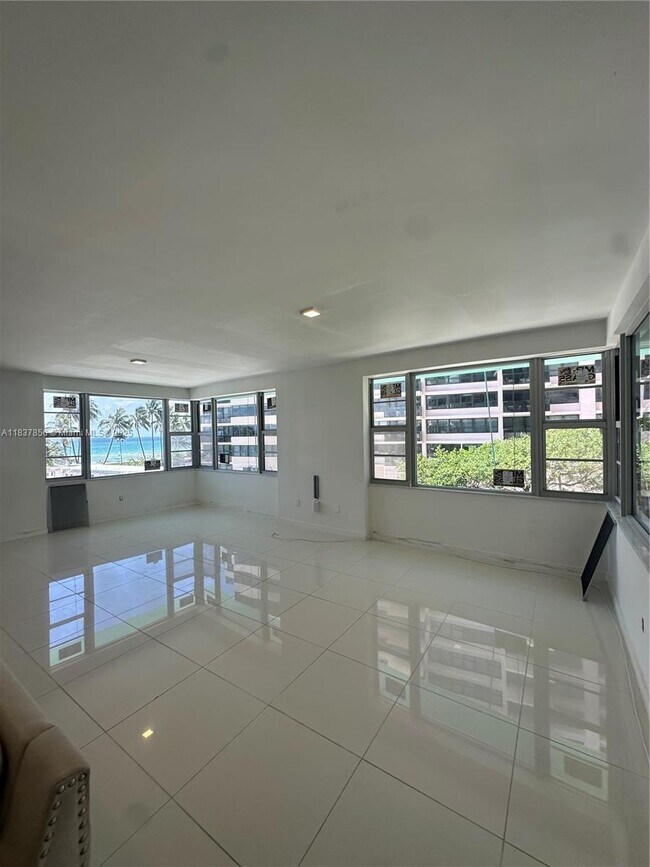 Building Photo - 5255 Collins Ave
