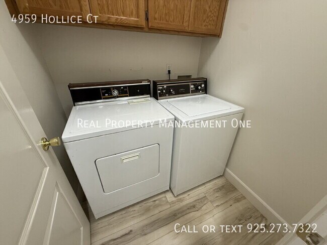 Building Photo - 4959 Hollice Ct