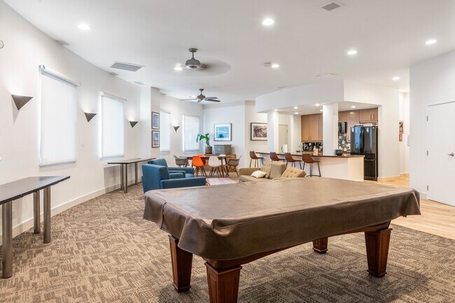 Building Photo - 700 E Ocean Blvd