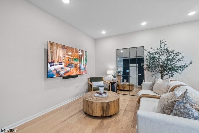 Building Photo - 105 Robeson St