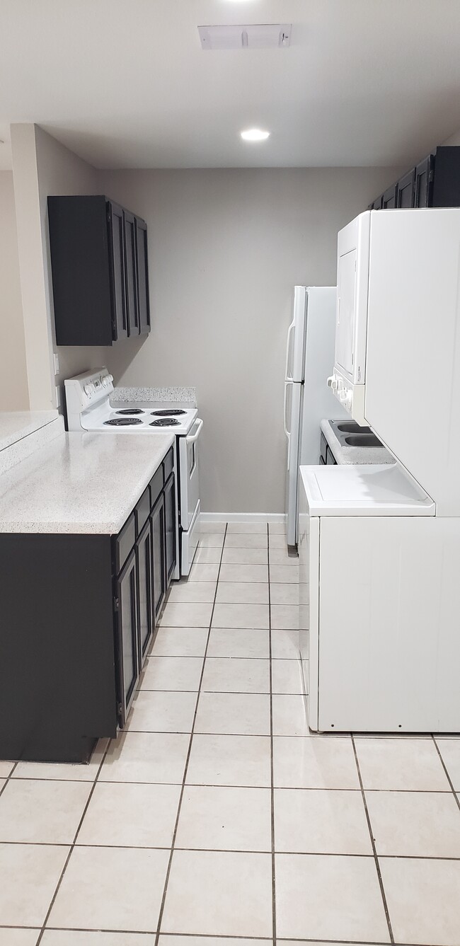 Building Photo - Deer Park Apartments - 1411