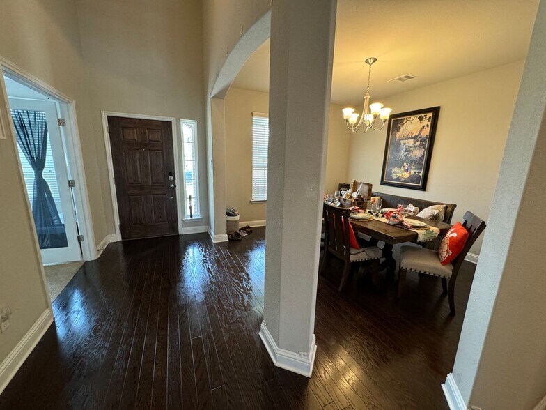 Building Photo - 6605 Alabaster Dr