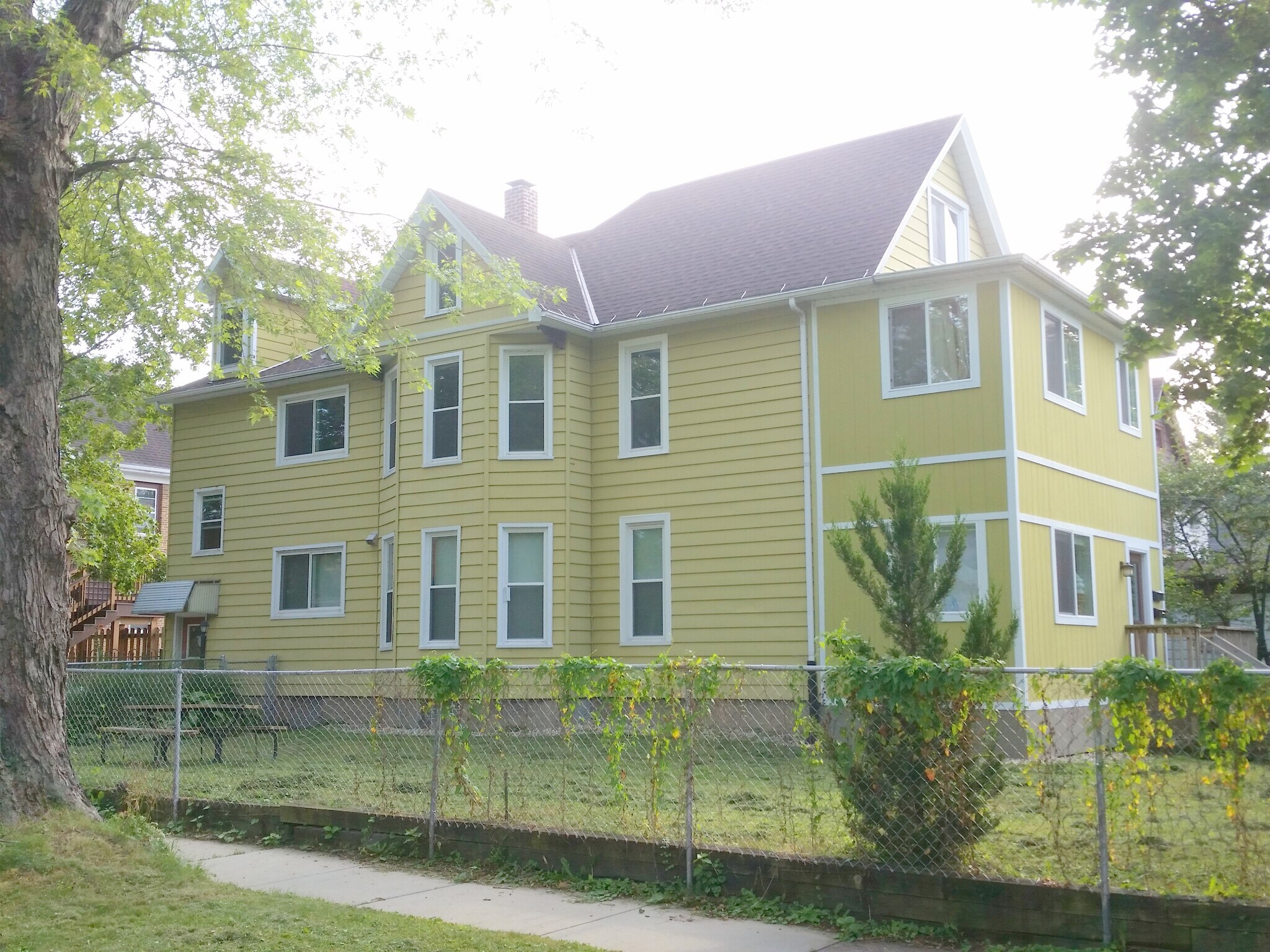 Building Photo - 1203 Chandler St