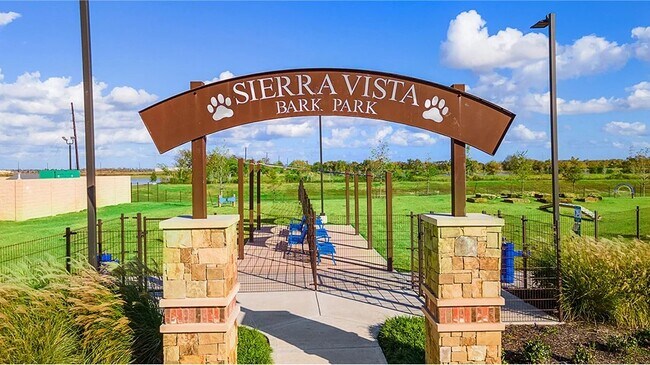 Building Photo - 2211 Salinas Dr