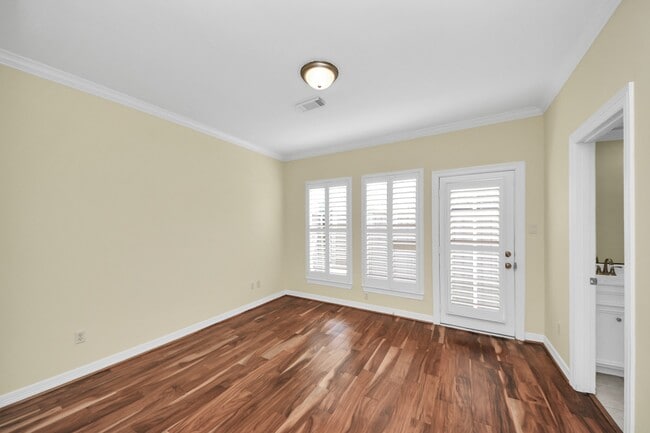 Building Photo - 2930 Brompton Square Dr