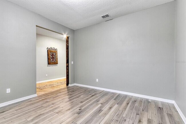 Building Photo - 5611 Barletta Dr