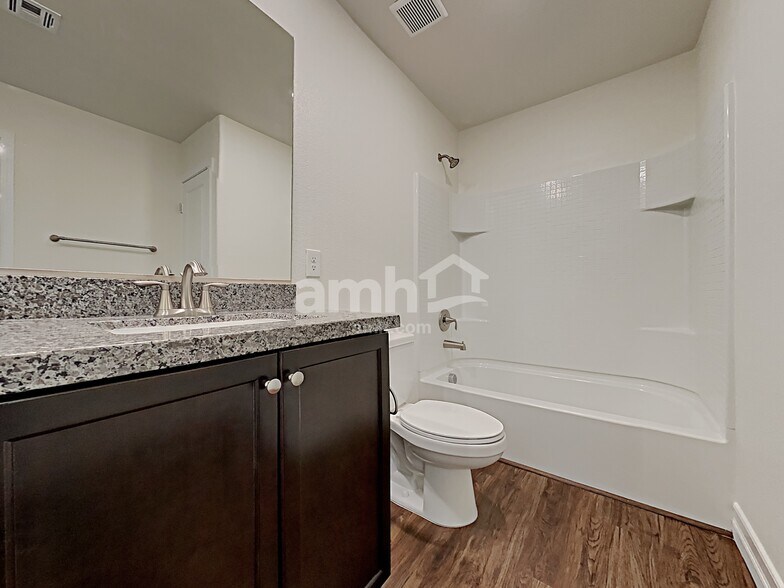 Building Photo - 9875 S Eastern Ave