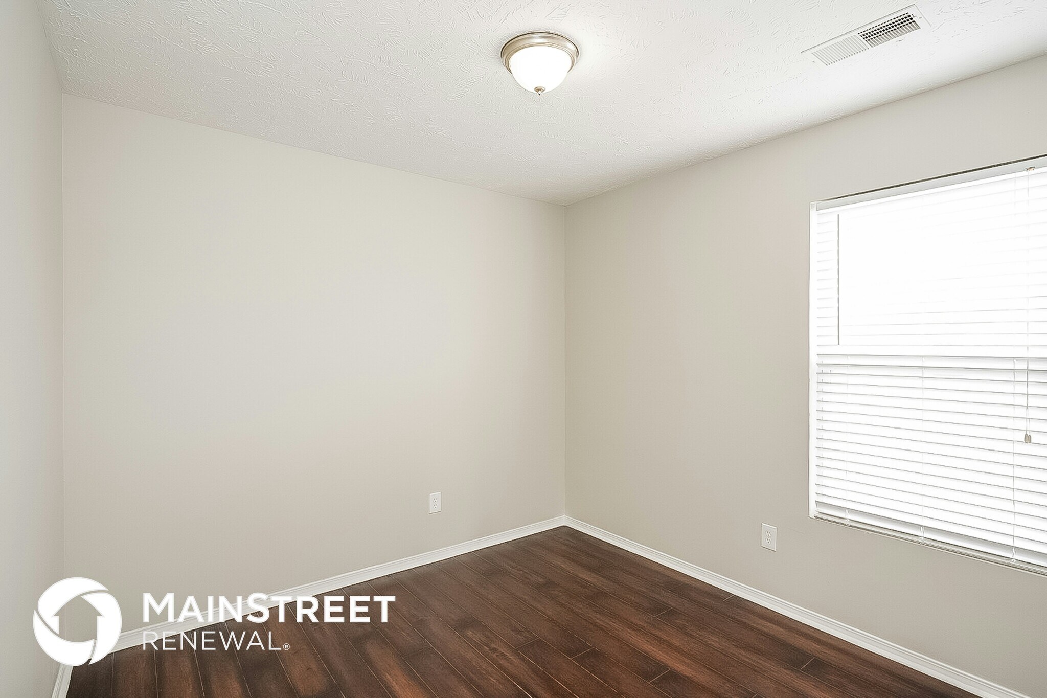 Building Photo - 2815 Creekbend Dr