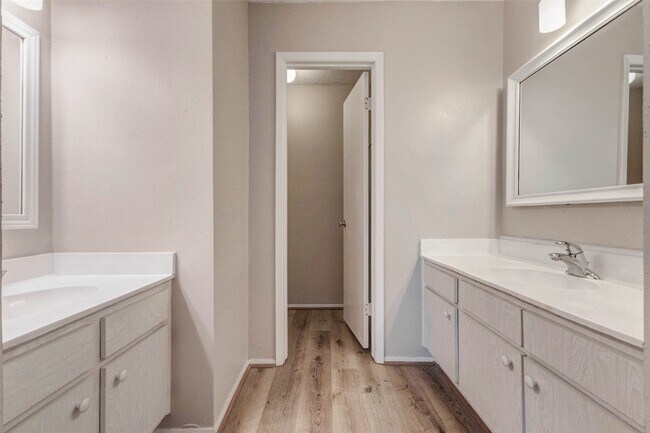 Building Photo - 2952 Meadowgrass Ln