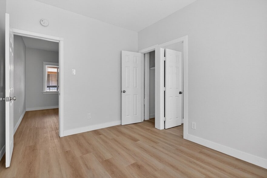 Building Photo - 915 Cherry Ave