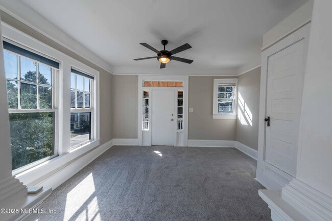 Building Photo - 117 E 4th St