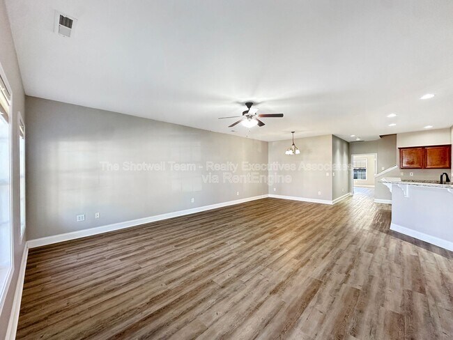 Building Photo - 132 Hardinberry St