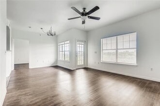 Building Photo - 2320 Gracy Farms Ln