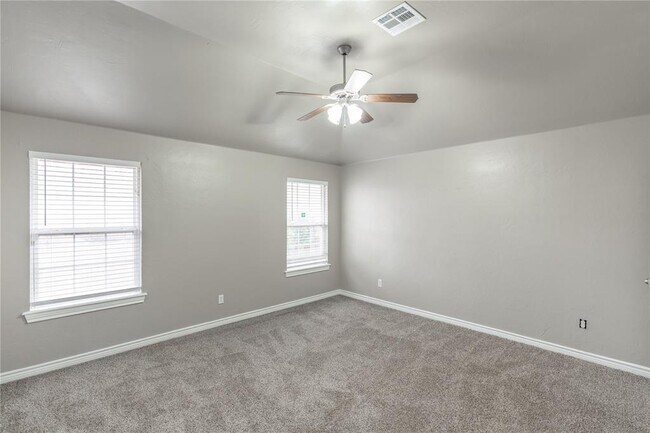 Building Photo - 8016 Breezewood Dr