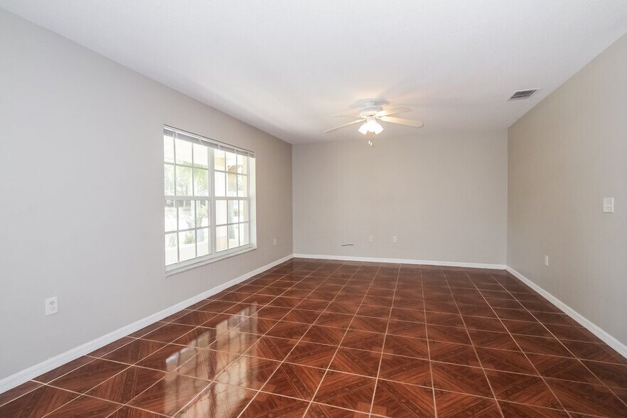 Building Photo - 10404 Summerview Cir