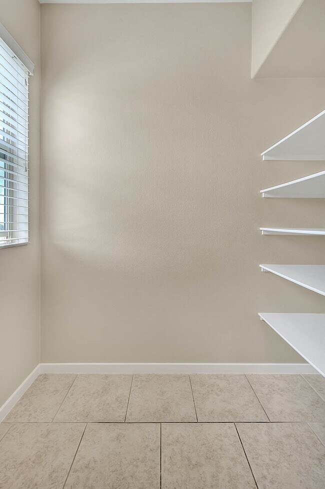 Building Photo - 741 Sawyer Pl