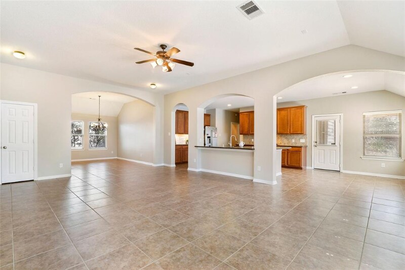 Building Photo - 139 N Hawkhurst Cir