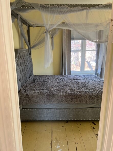 Building Photo - 114 Bedford St SE