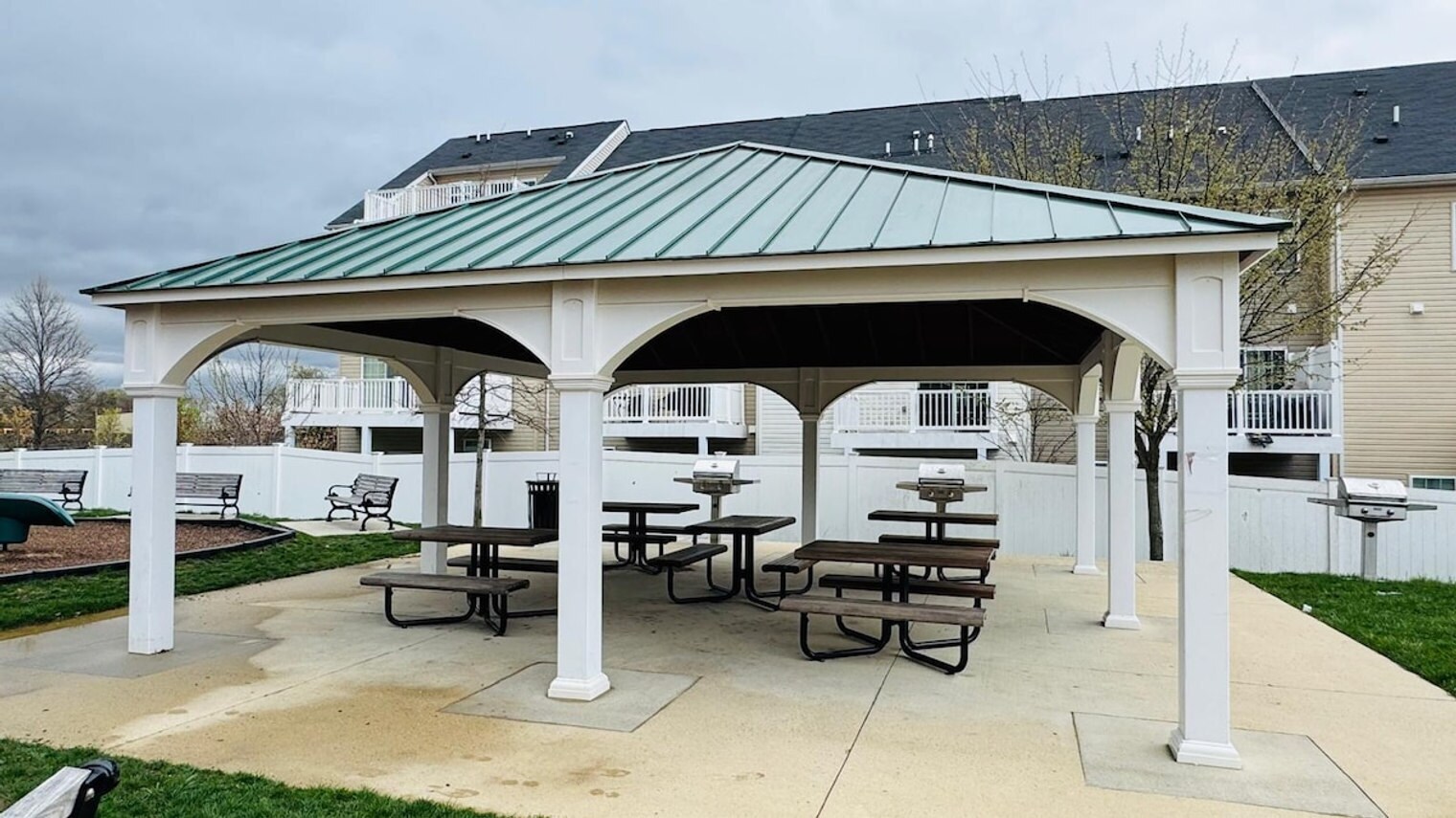 Building Photo - 7980 Blue Stream Dr