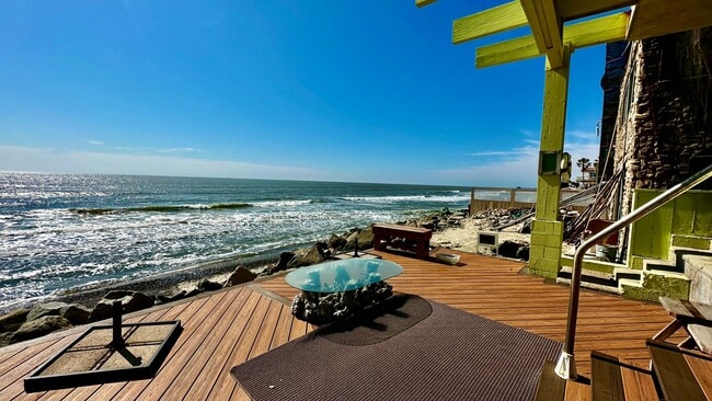 Building Photo - South Oceanside-Oceanfront Studio! Unfurnished with AC