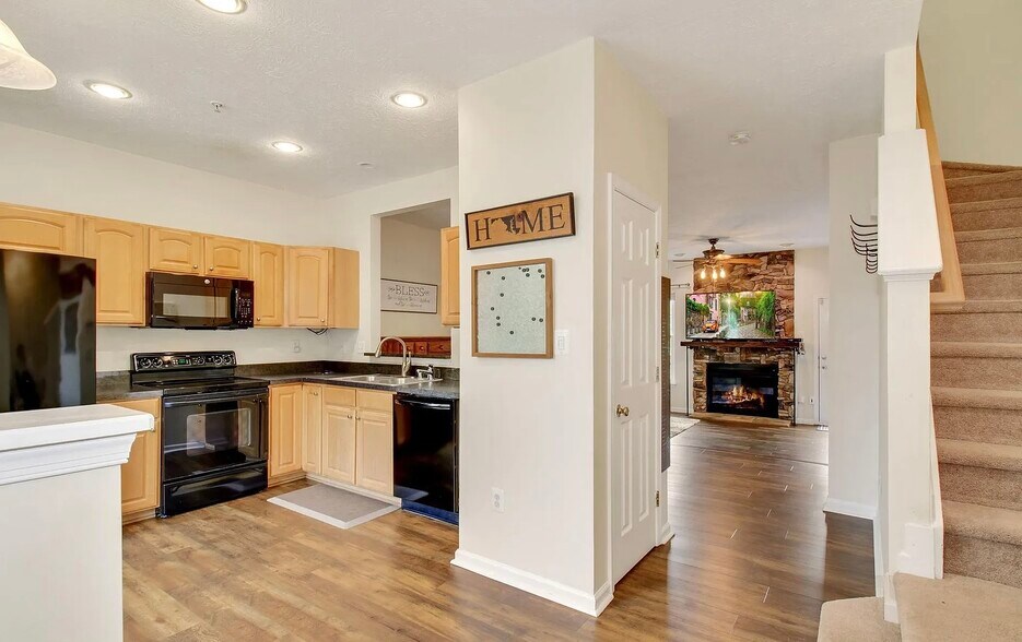 Building Photo - 254 Seneca Ter