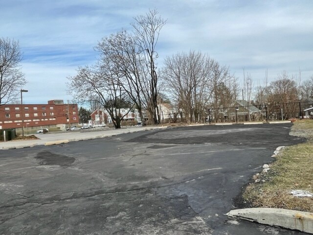 Building Photo - 536 Walnut Ln