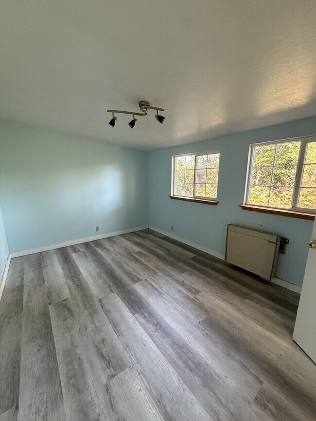 Building Photo - 10521 Graton Rd