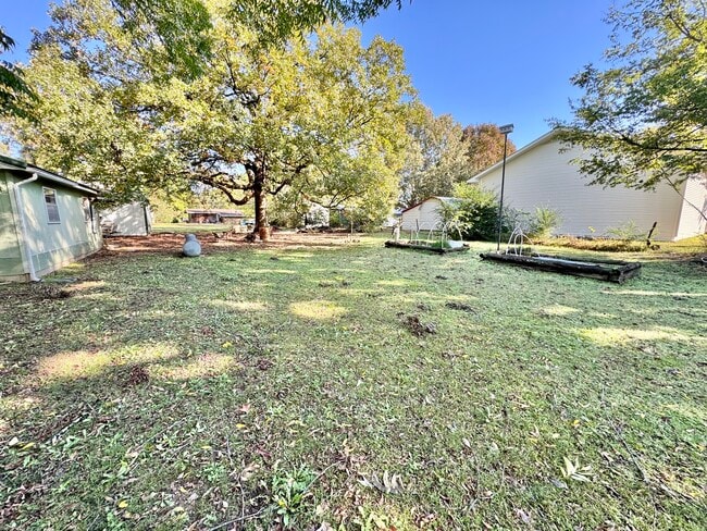 Building Photo - 307 N Union Ave