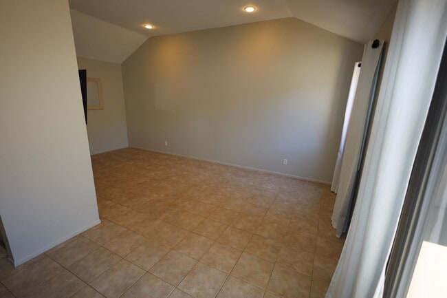 Building Photo - 28092 Mariposa