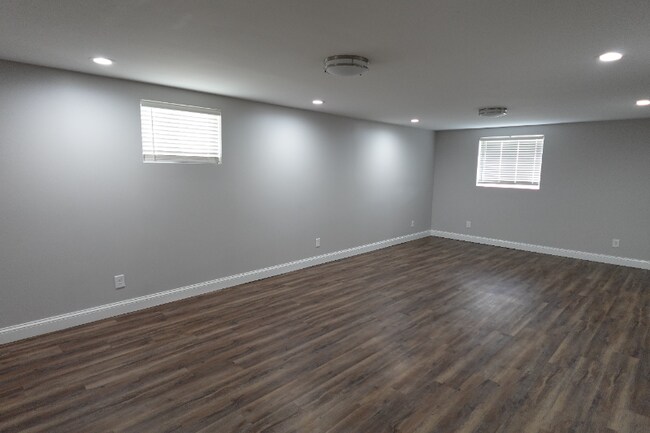 Building Photo - 2211 W Jubilee Ln
