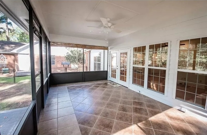 Building Photo - 2 Lake Laurie Dr