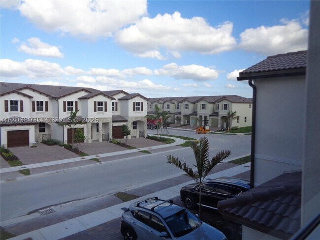 Building Photo - 2514 SE 29th Dr