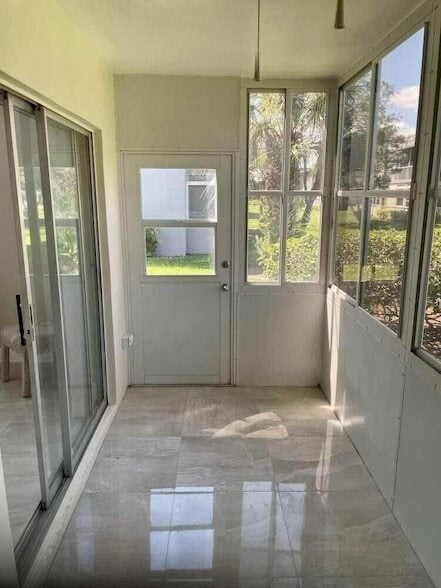 Building Photo - 117 Flanders C