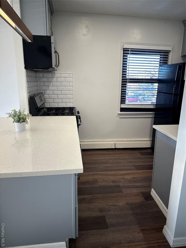 Building Photo - 55 Tulip Ave