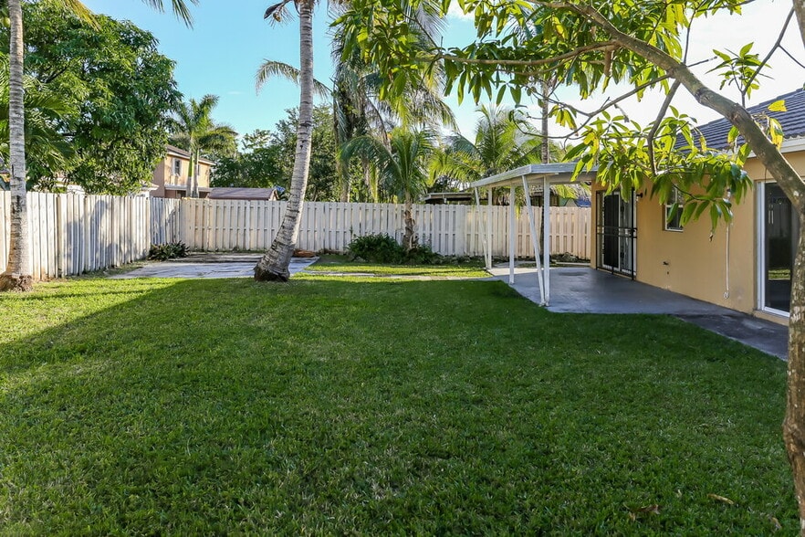 Building Photo - 18081 SW 152nd Ct