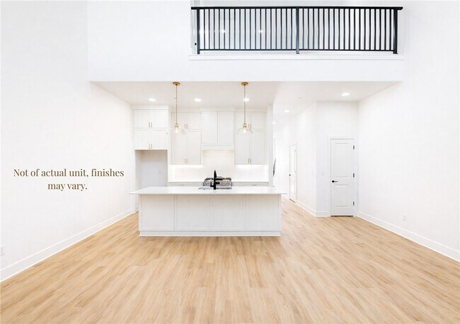 Building Photo - 5908 S Bellview Rd