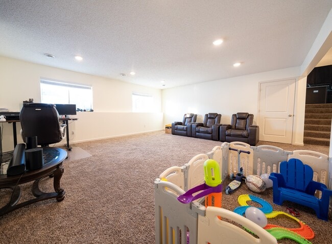 Building Photo - 15104 Emory Cir